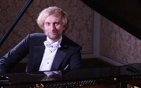 Ivo Kahánek / klavír