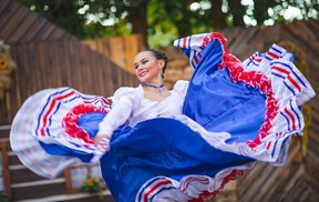 XIII. FOLKLÓRNÍ OZVĚNY